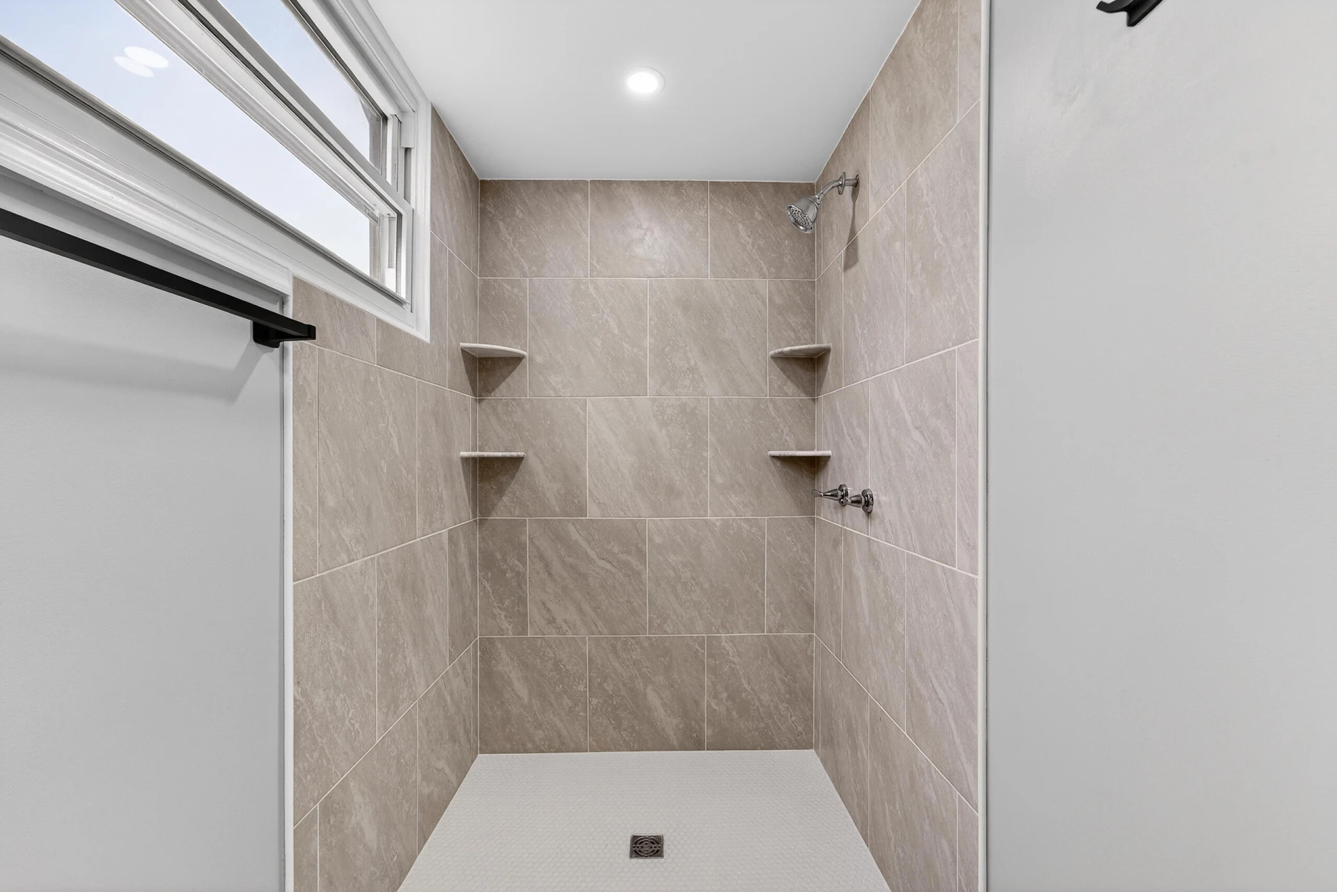 1015 Rugby BLVD NW - Photo 27