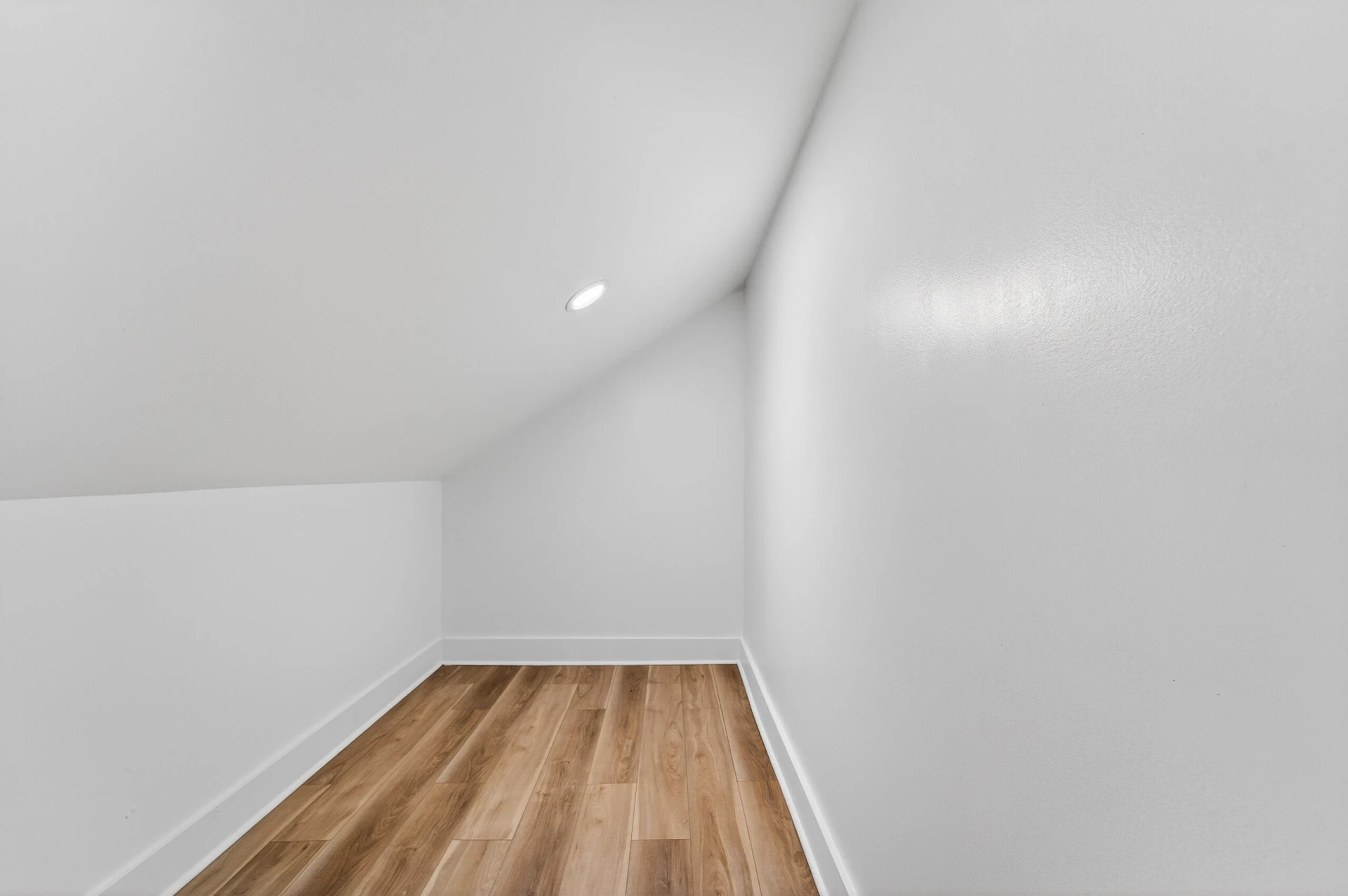 1015 Rugby BLVD NW - Photo 35