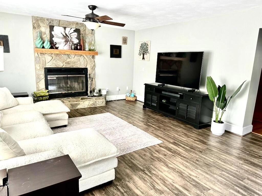 1818 Burnt Chimney RD - Photo 23