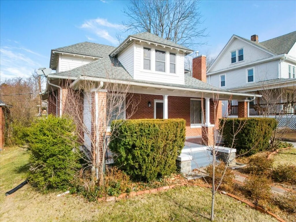 36 NW 8th ST NW - Photo 4
