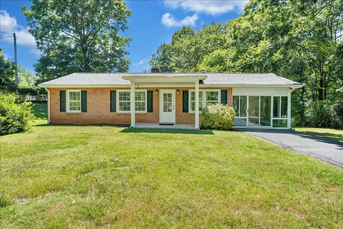 4883 Edwardsville RD
