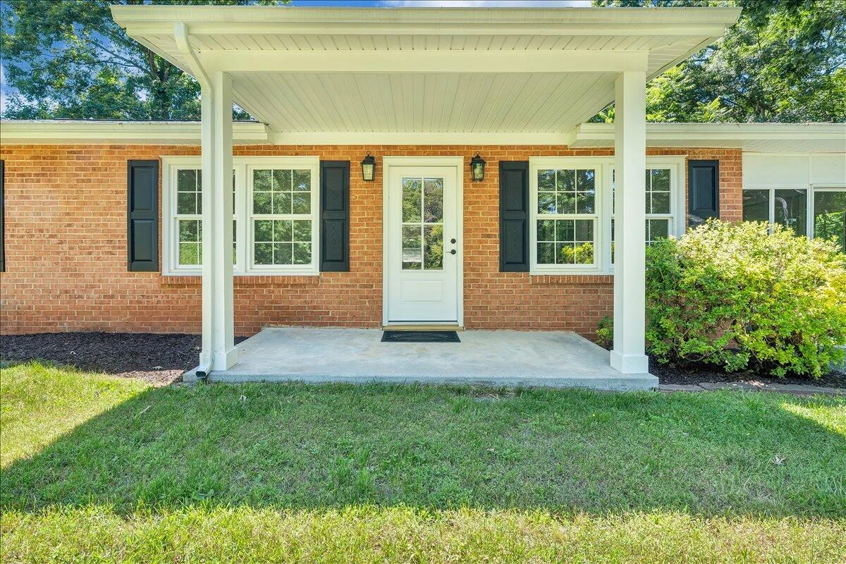 4883 Edwardsville RD - Photo 2