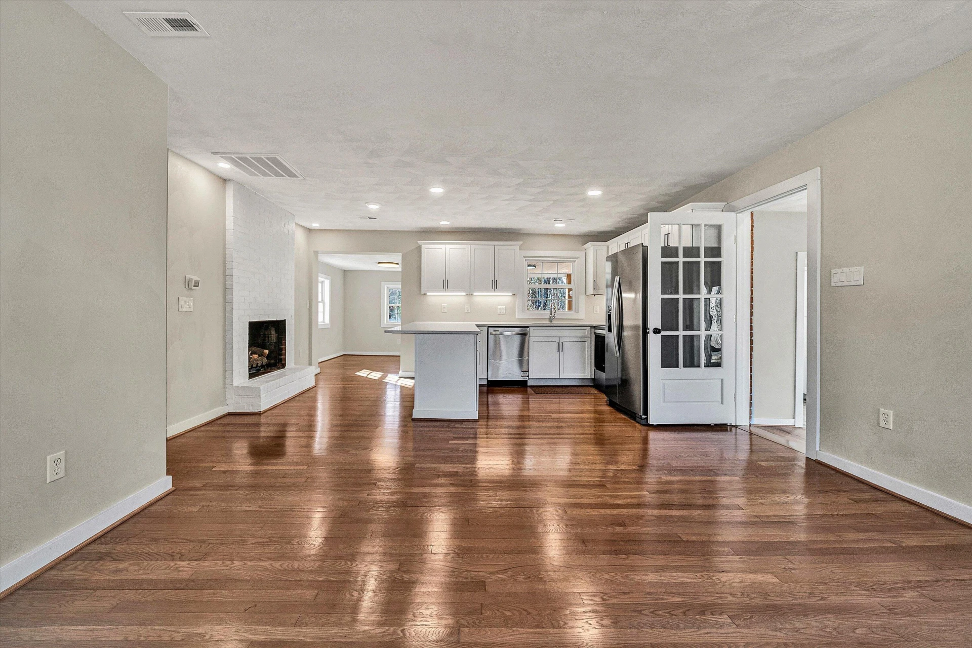 4883 Edwardsville RD - Photo 4