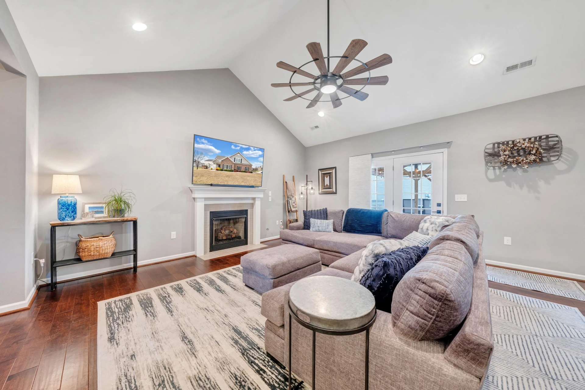 3015 Adam DR - Photo 10