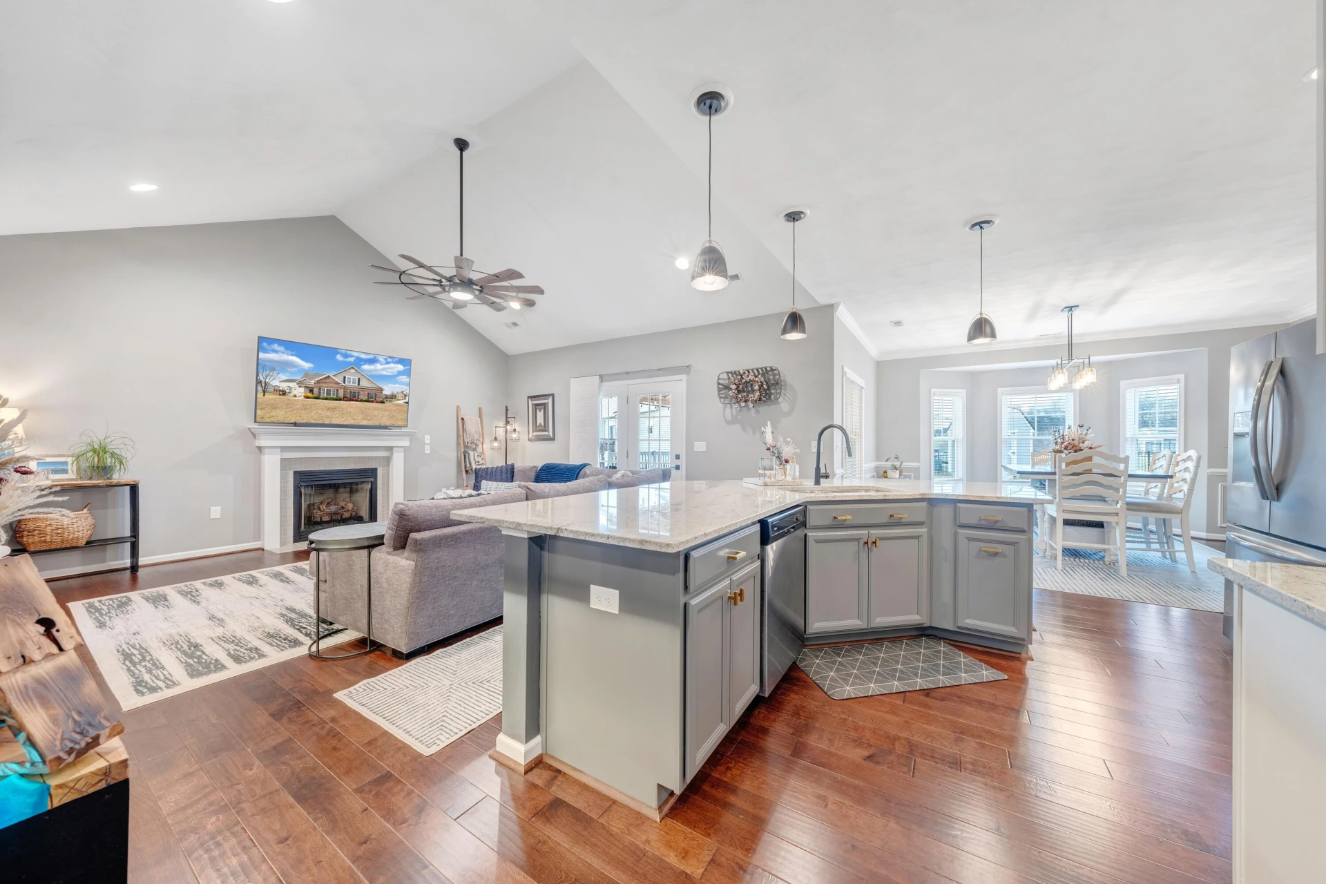 3015 Adam DR - Photo 14