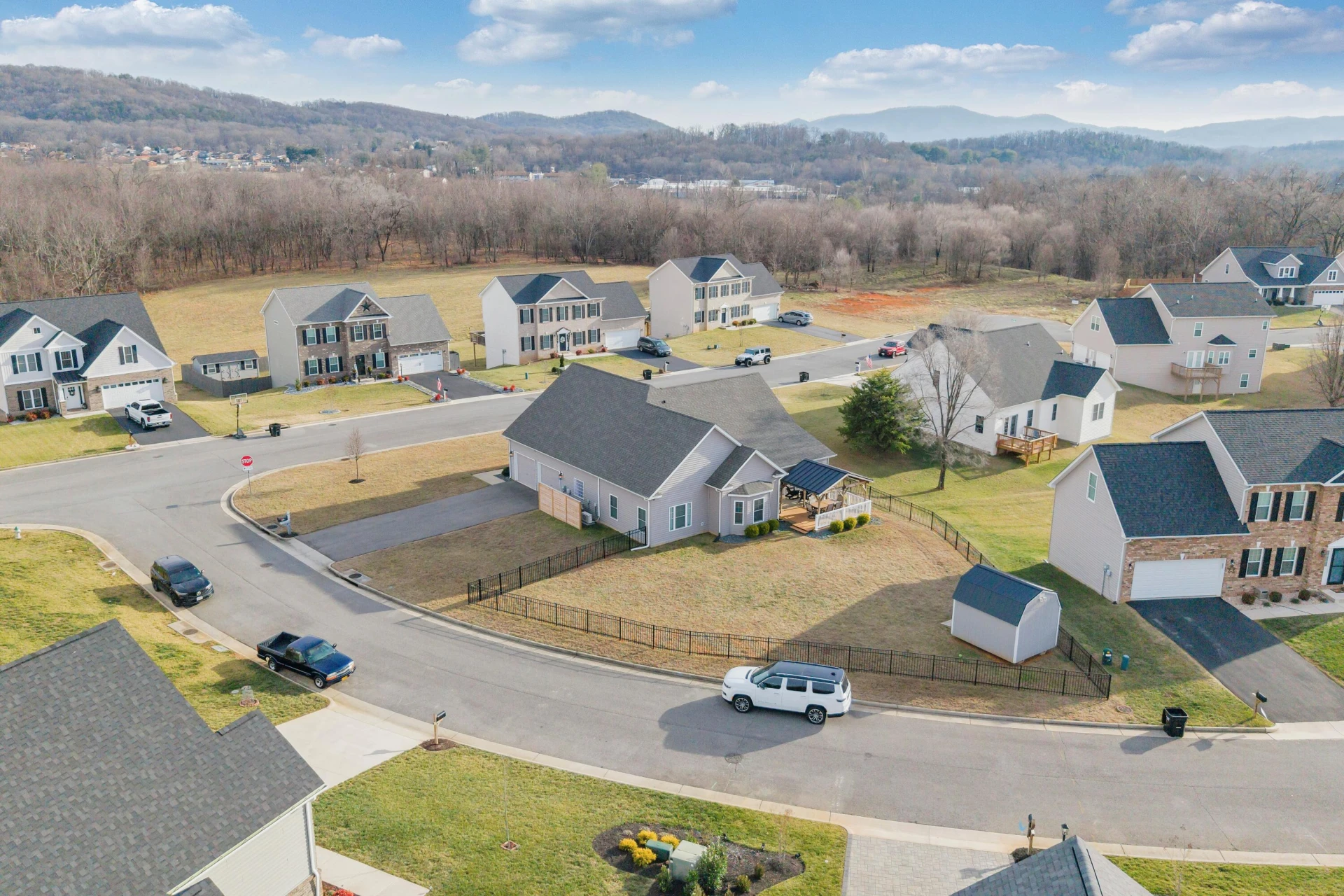 3015 Adam DR - Photo 4
