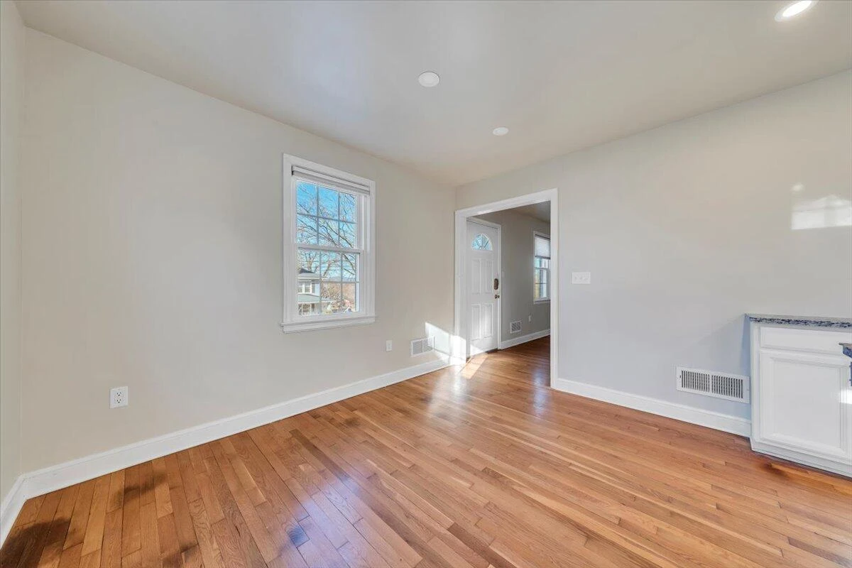 2554 ALBERTA AVE SW - Photo 13