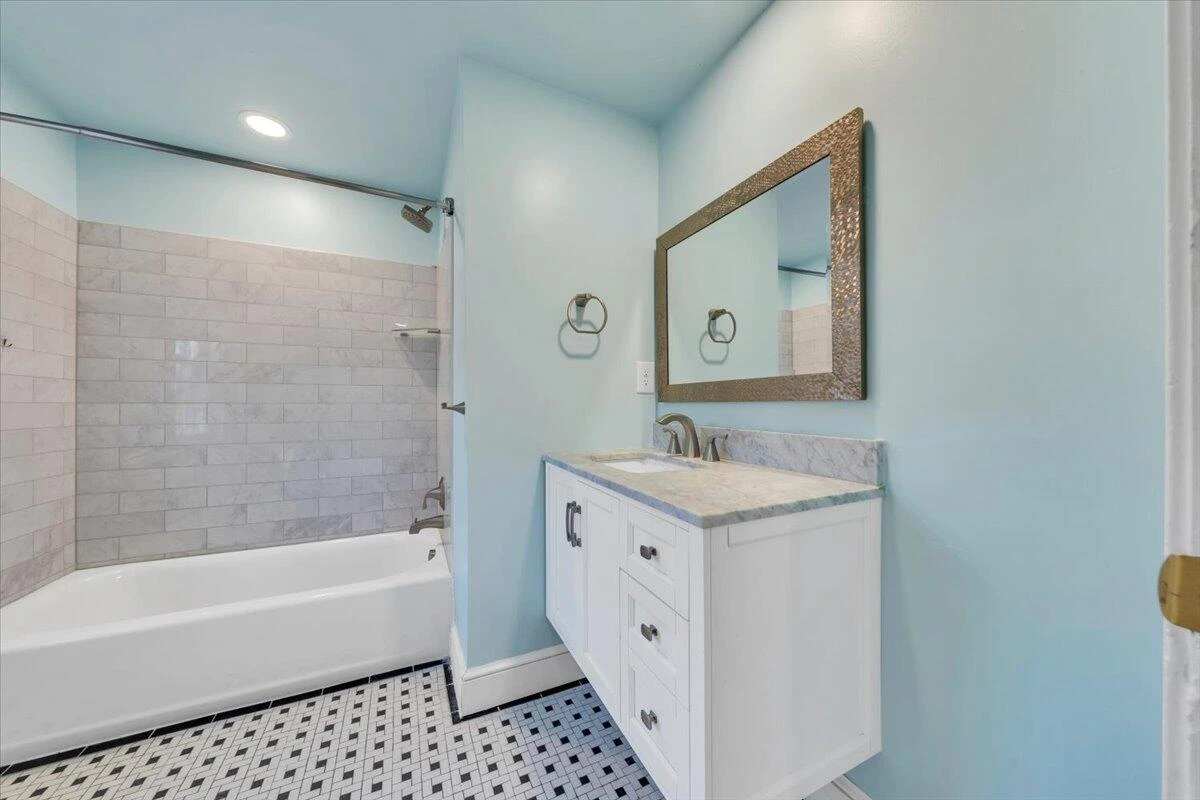 2554 ALBERTA AVE SW - Photo 16