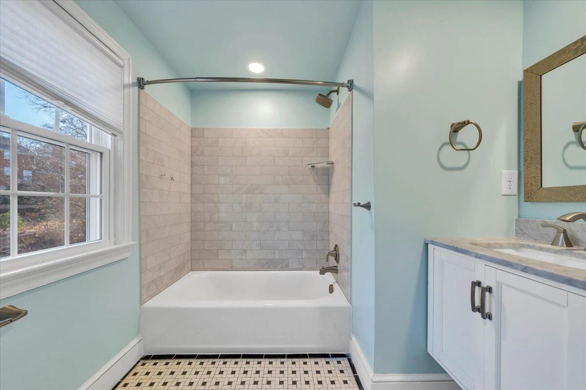 2554 ALBERTA AVE SW - Photo 17