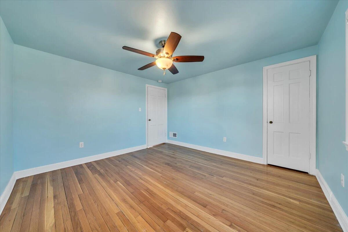 2554 ALBERTA AVE SW - Photo 19
