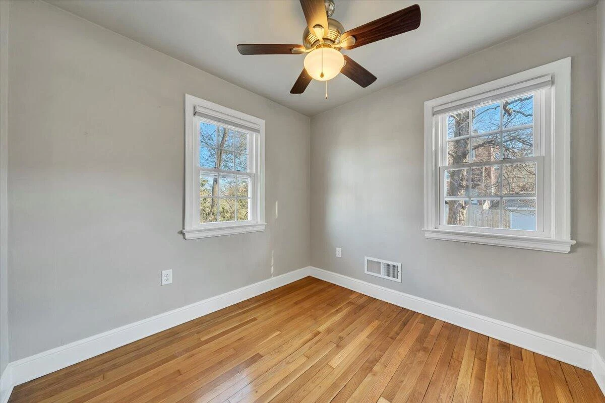 2554 ALBERTA AVE SW - Photo 20