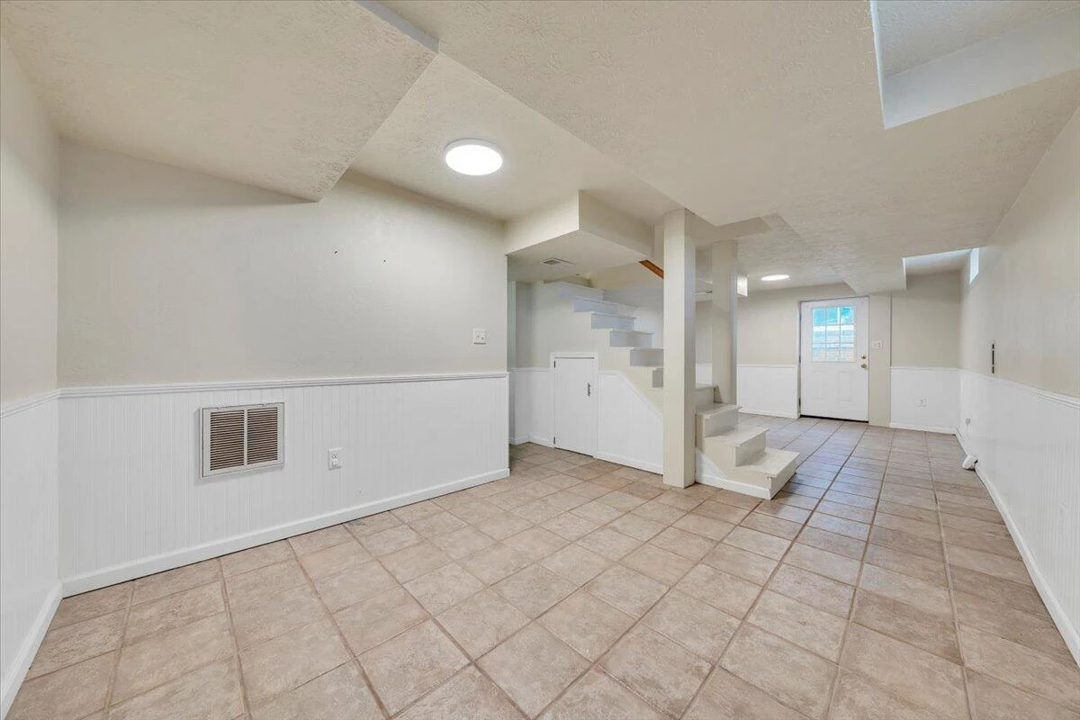 2554 ALBERTA AVE SW - Photo 22