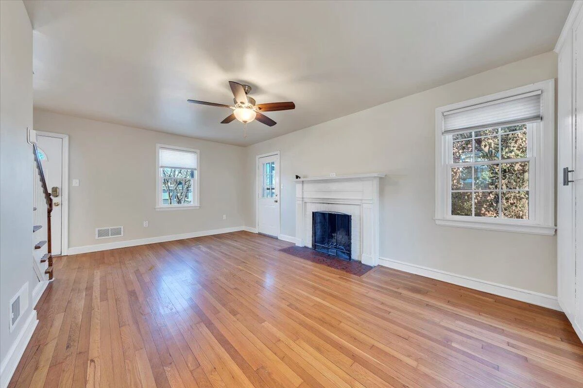 2554 ALBERTA AVE SW - Photo 3