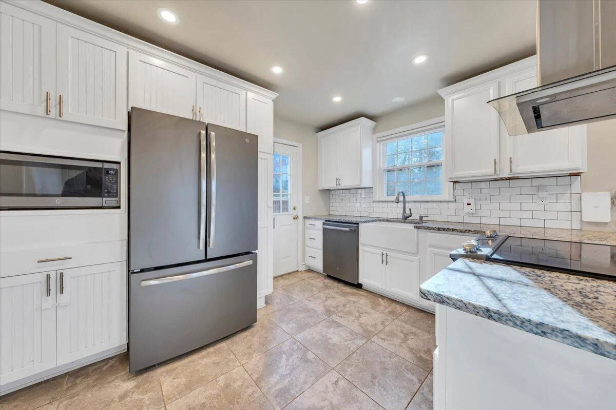 2554 ALBERTA AVE SW - Photo 6
