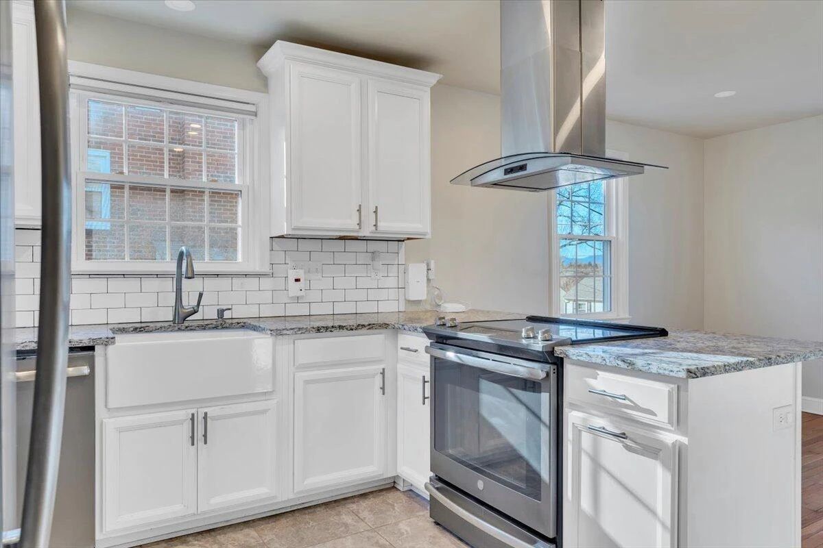 2554 ALBERTA AVE SW - Photo 7