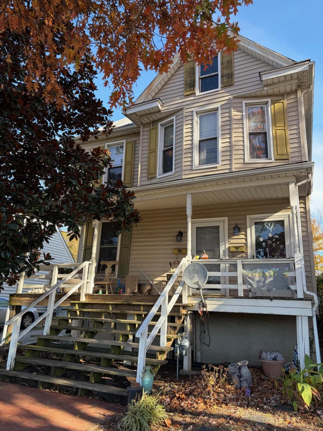 559-561 Roanoke BLVD