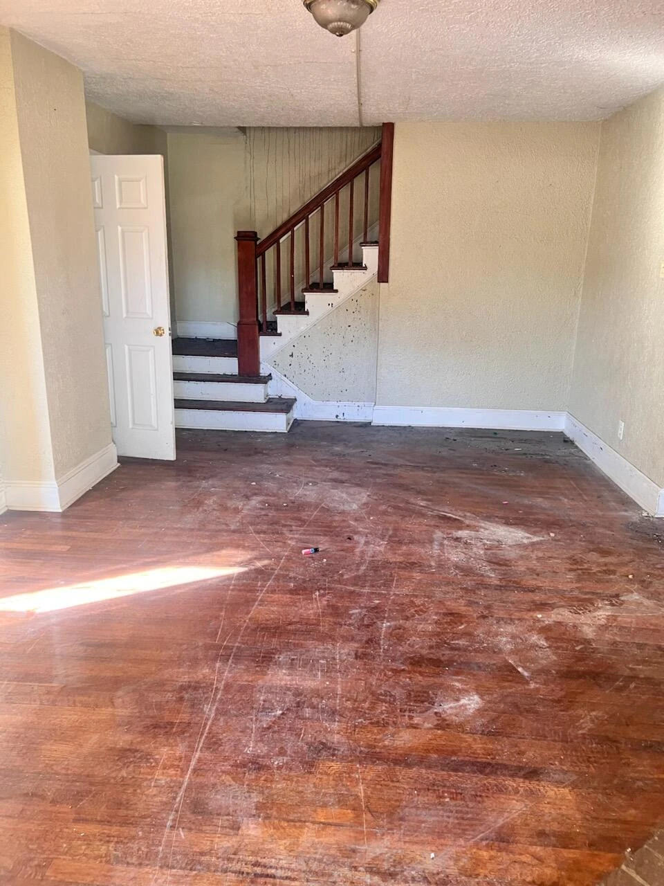 2208 10th ST NW - Photo 2