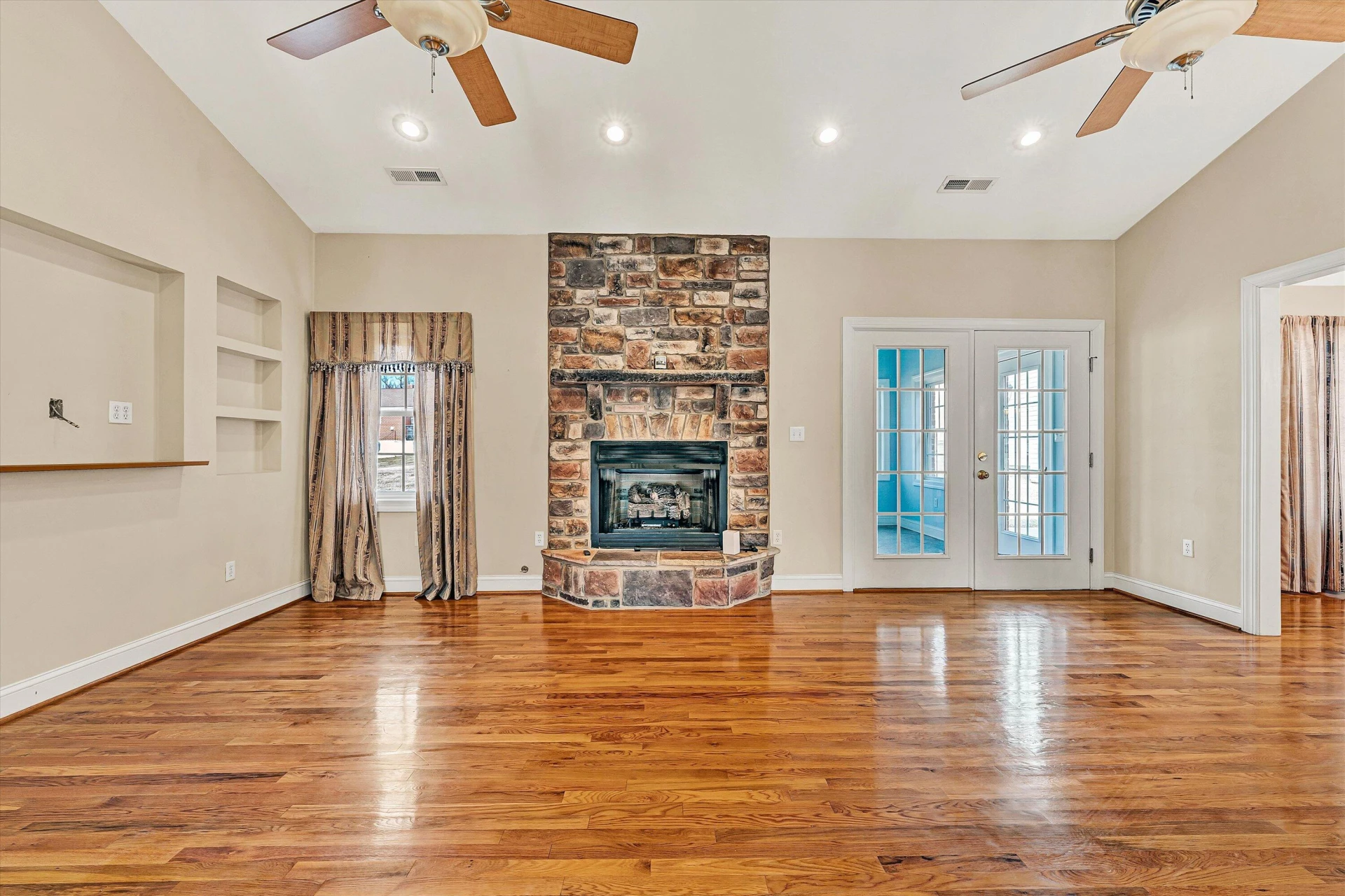 405 Dawnridge DR - Photo 12