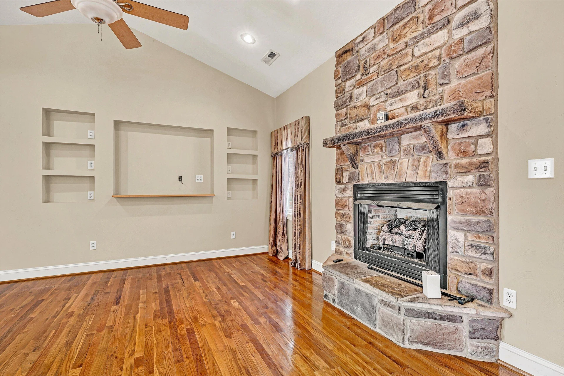 405 Dawnridge DR - Photo 14