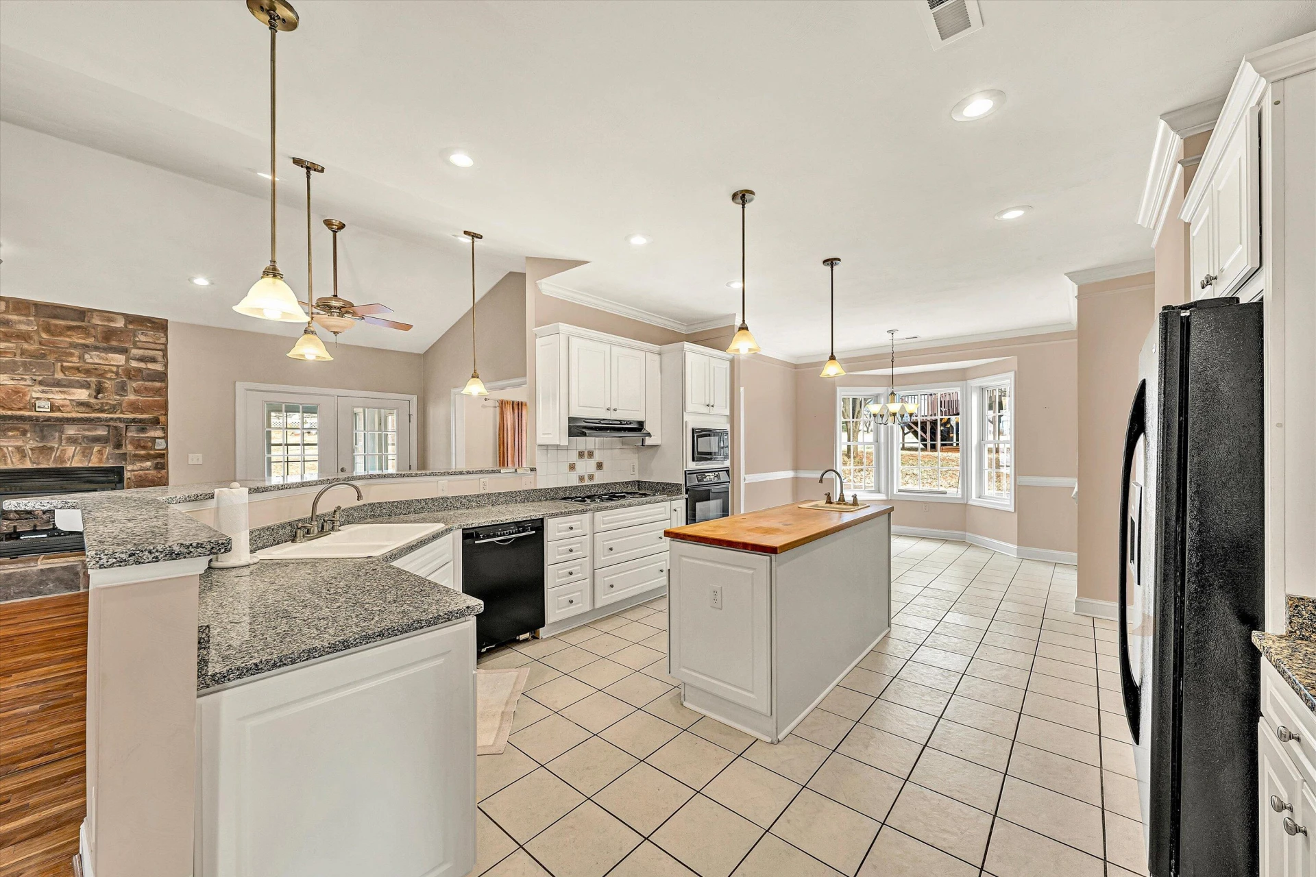 405 Dawnridge DR - Photo 17