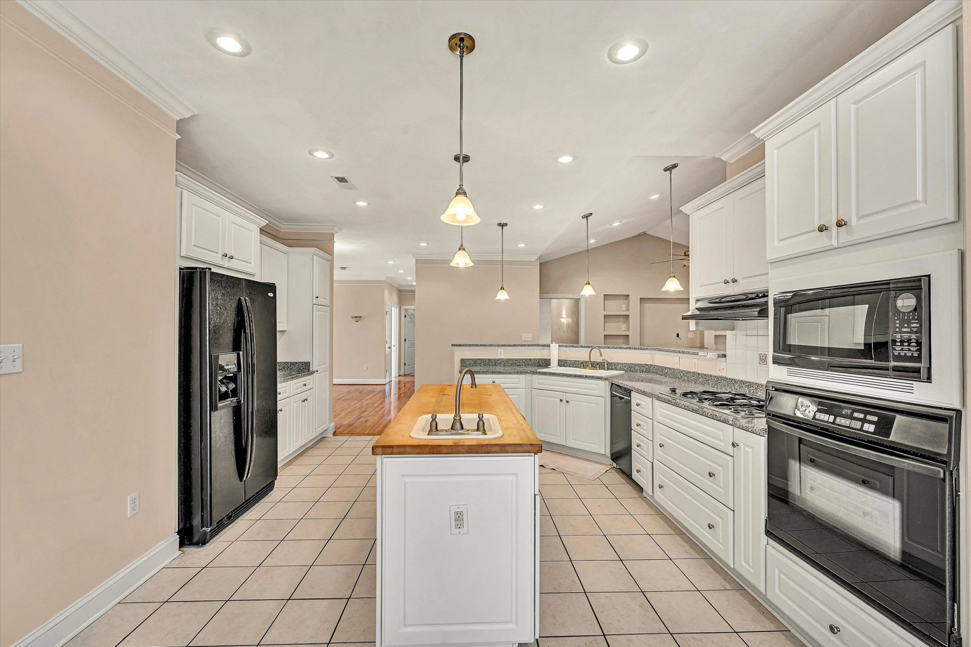 405 Dawnridge DR - Photo 18