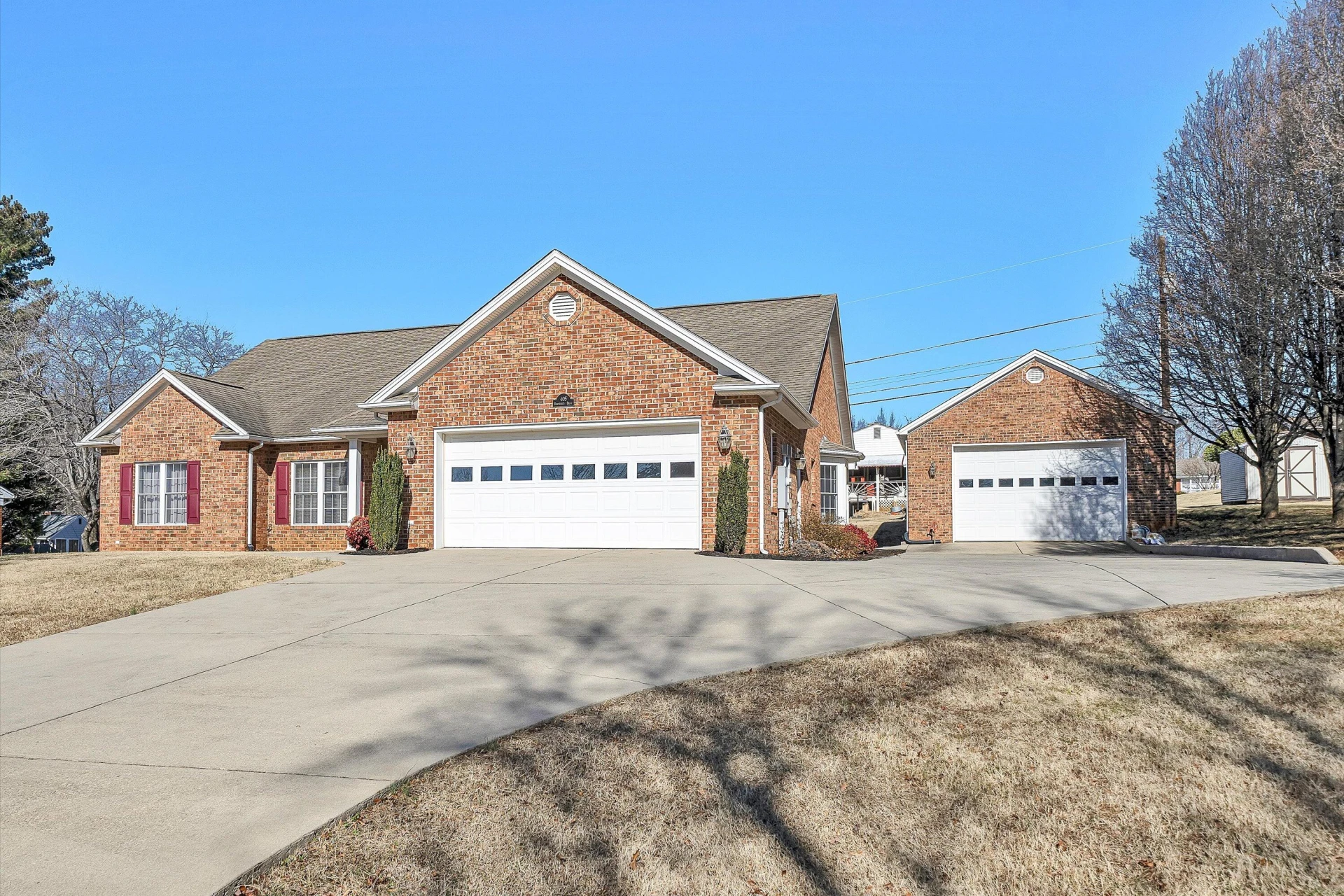 405 Dawnridge DR - Photo 2