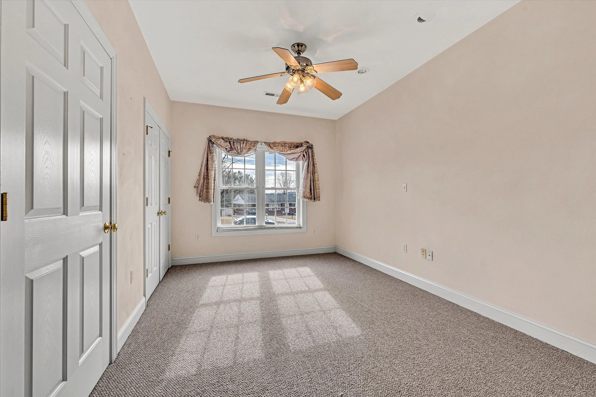 405 Dawnridge DR - Photo 30