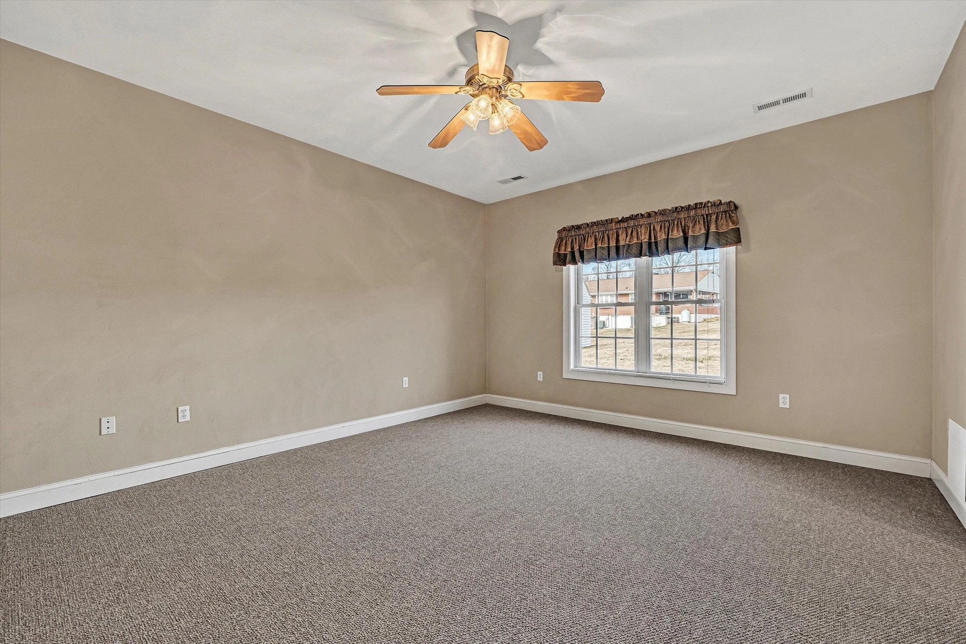 405 Dawnridge DR - Photo 36