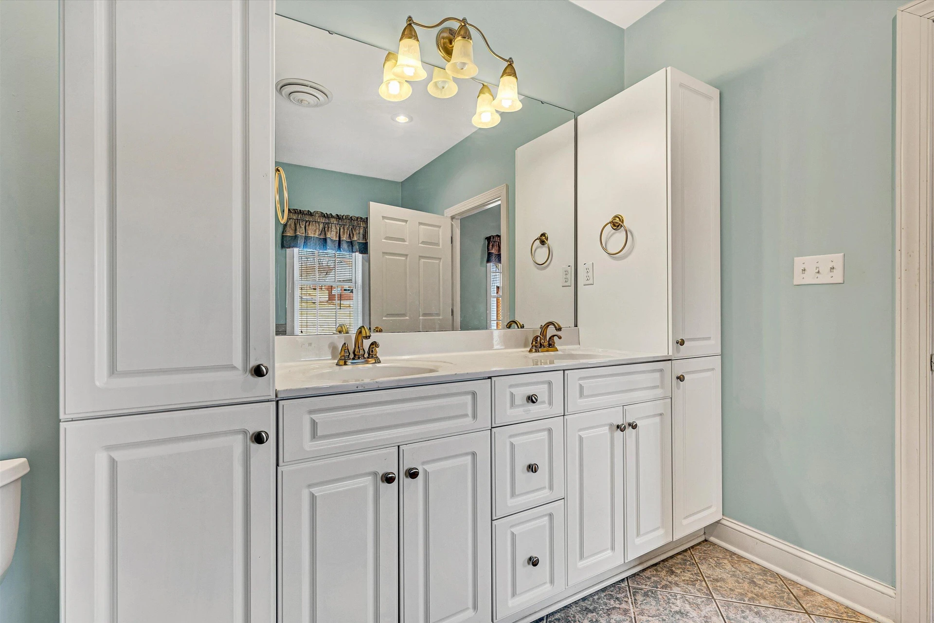 405 Dawnridge DR - Photo 38