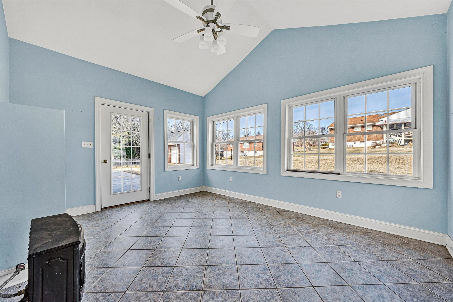 405 Dawnridge DR - Photo 42