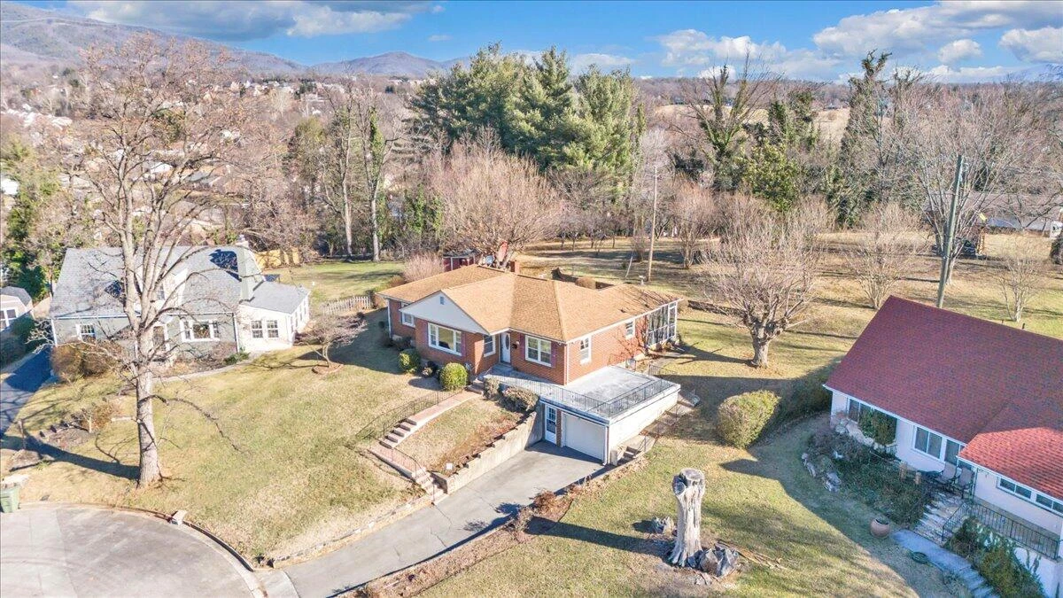 800 Circle ST - Photo 11