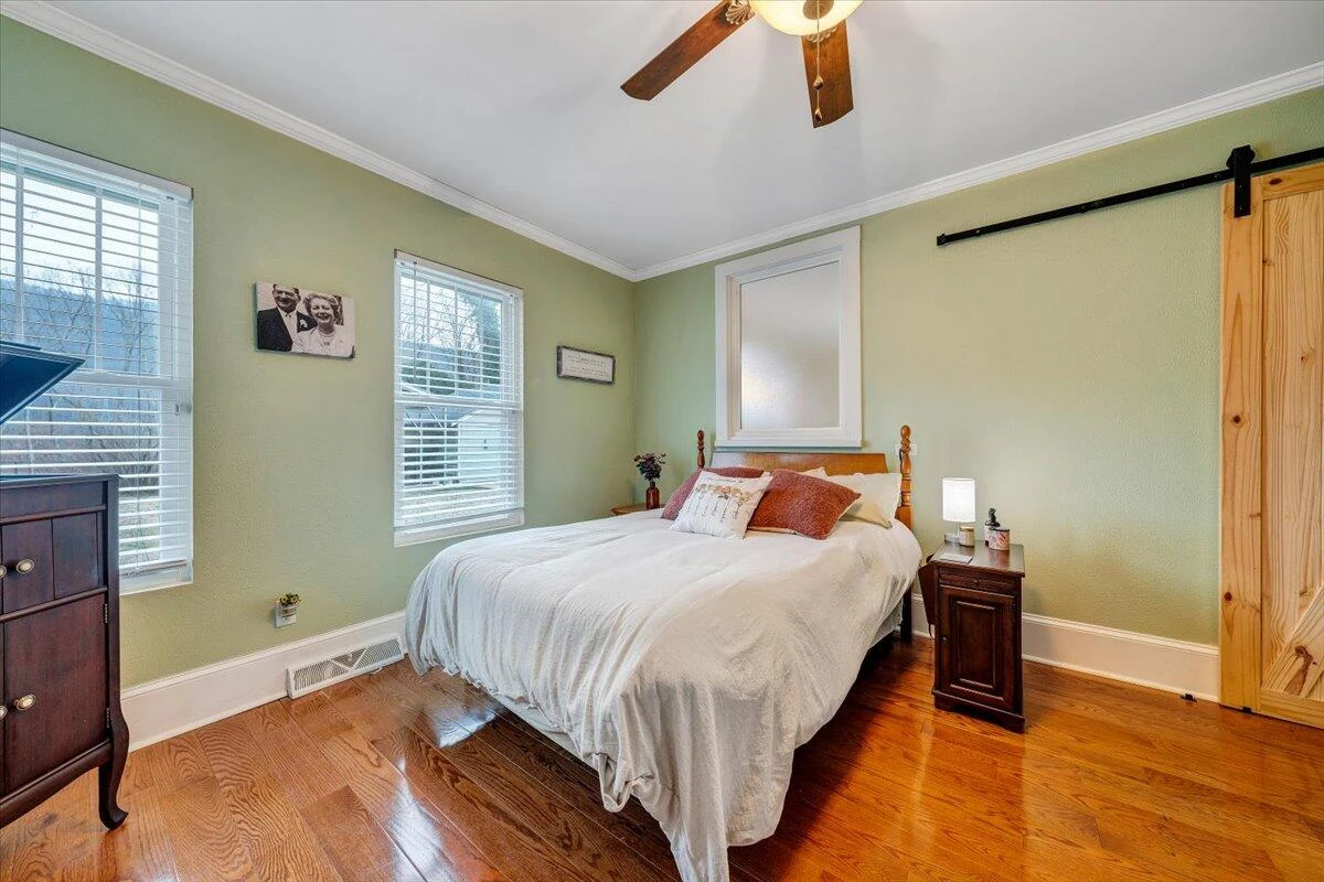 1417 Main ST - Photo 23