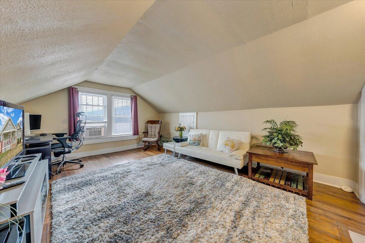 1417 Main ST - Photo 36