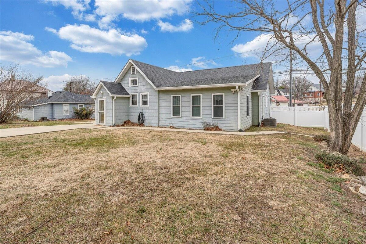1417 Main ST - Photo 51