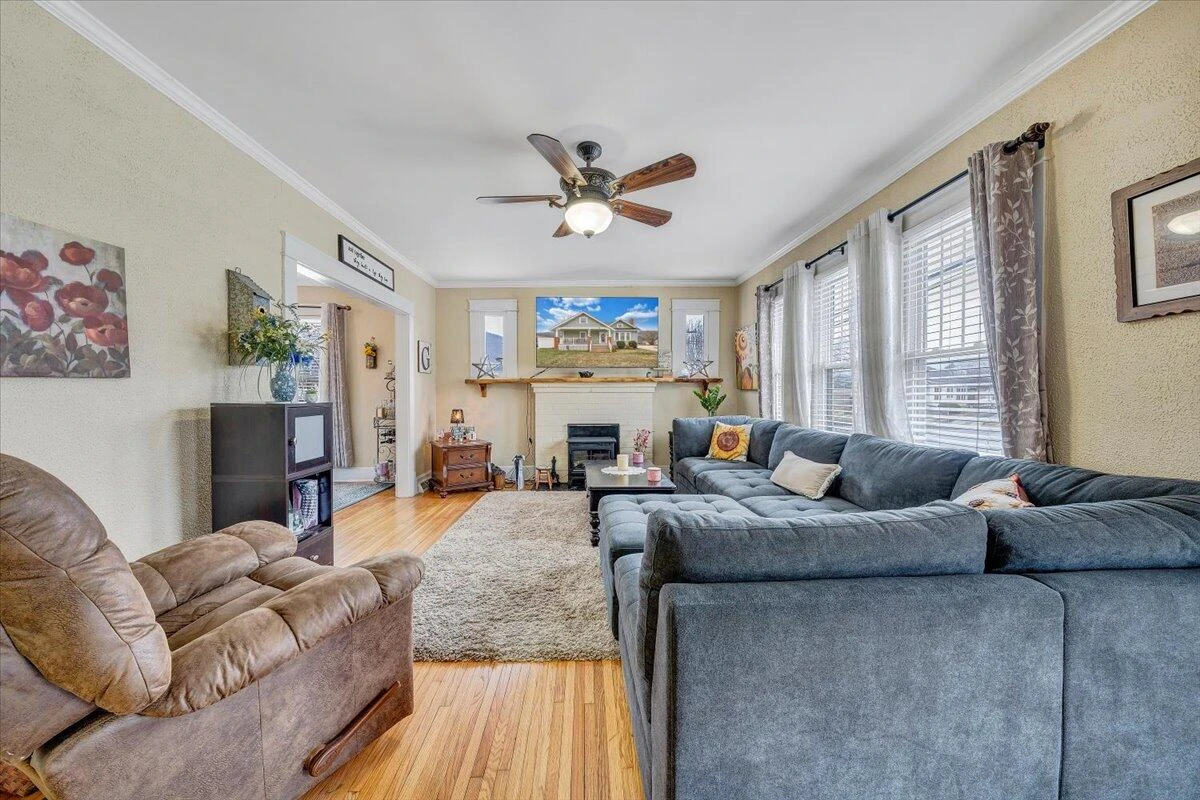 1417 Main ST - Photo 9
