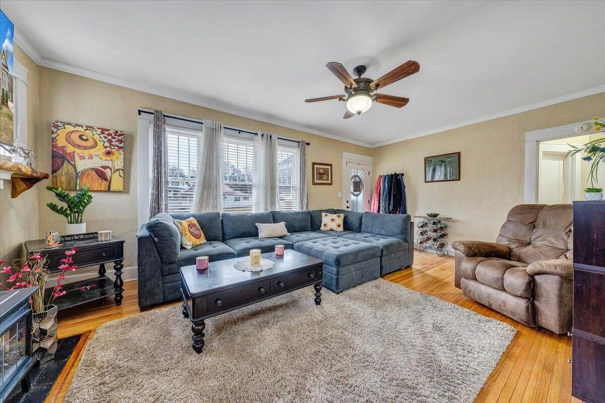 1417 Main ST - Photo 10
