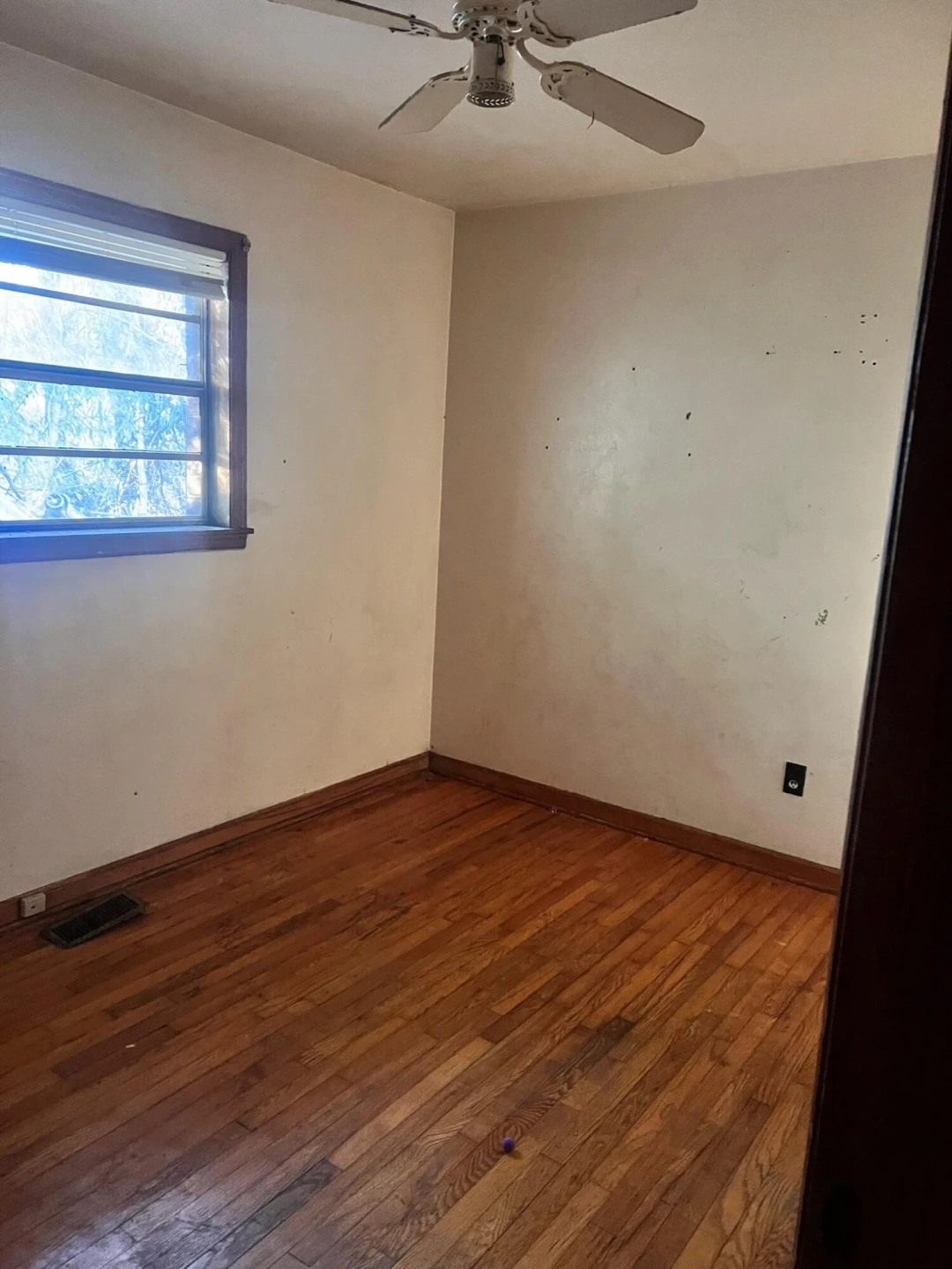 1627,1629 Longview AVE - Photo 2
