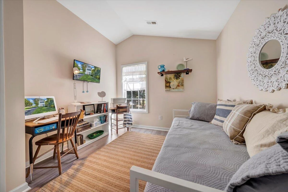 411 E Jackson AVE - Photo 18