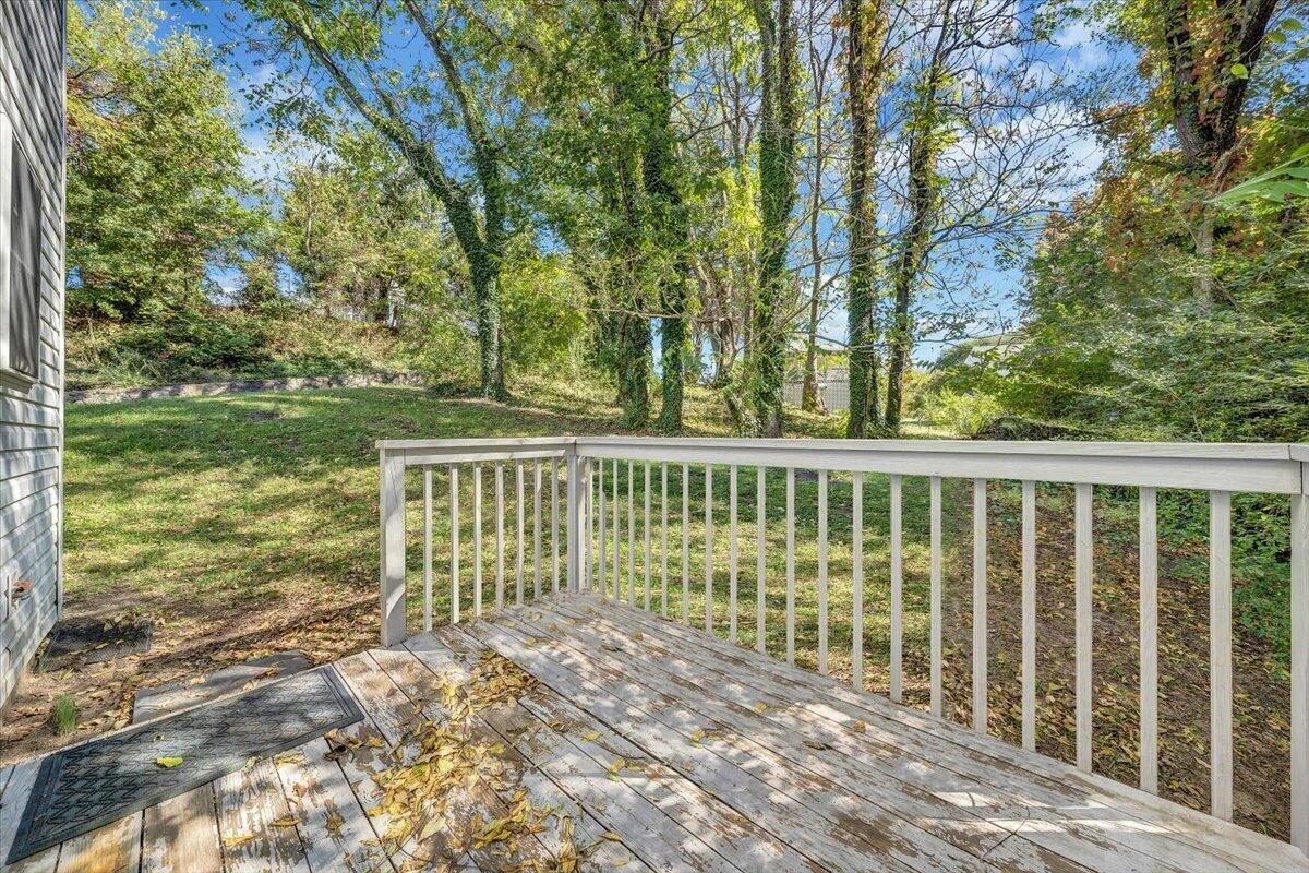 411 E Jackson AVE - Photo 21
