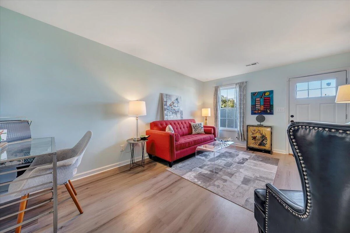 411 E Jackson AVE - Photo 5