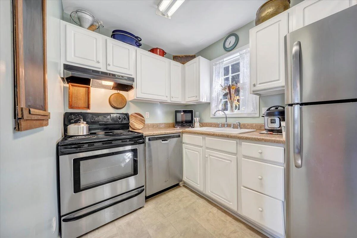 411 E Jackson AVE - Photo 7