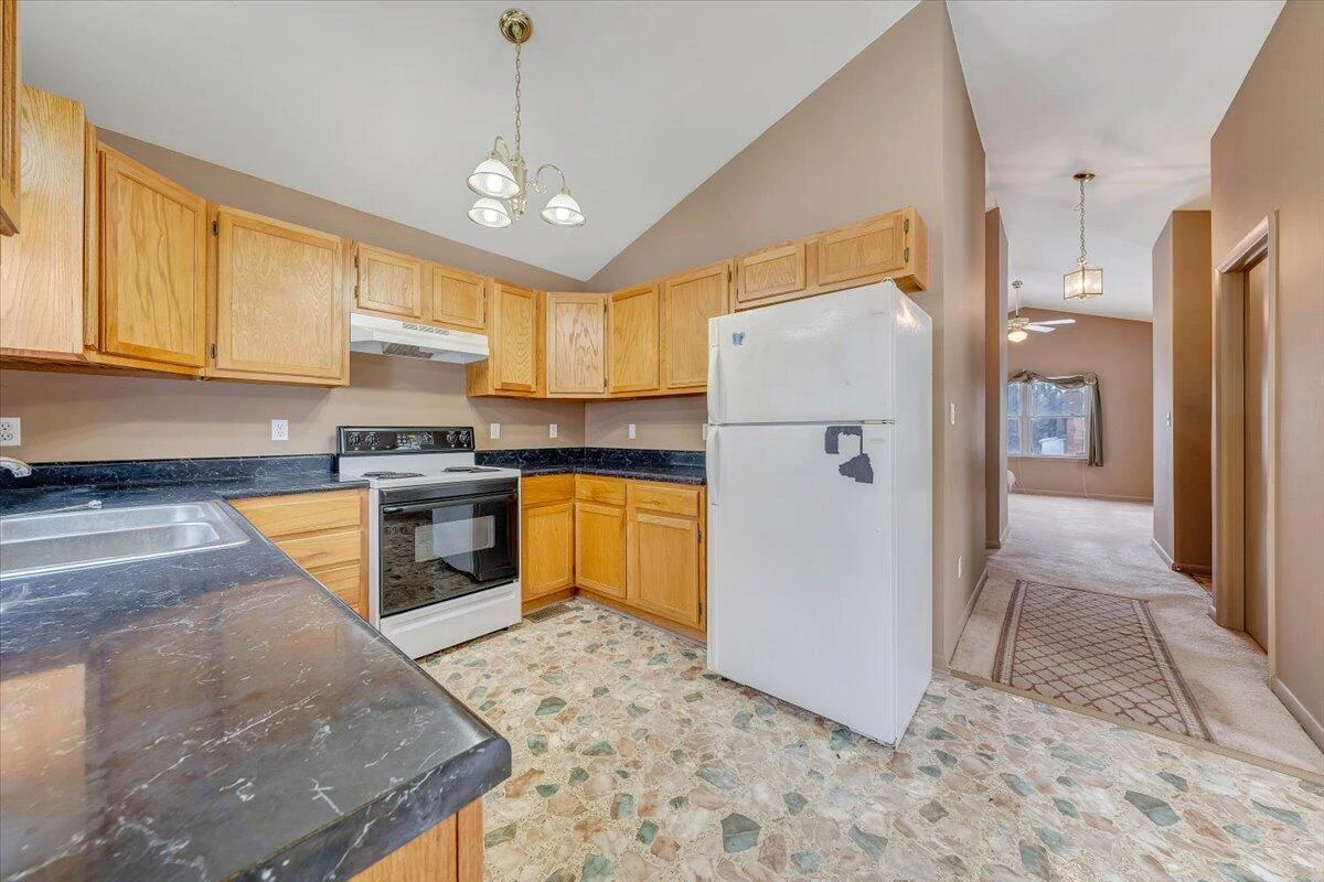 607 Loudon AVE NW - Photo 13