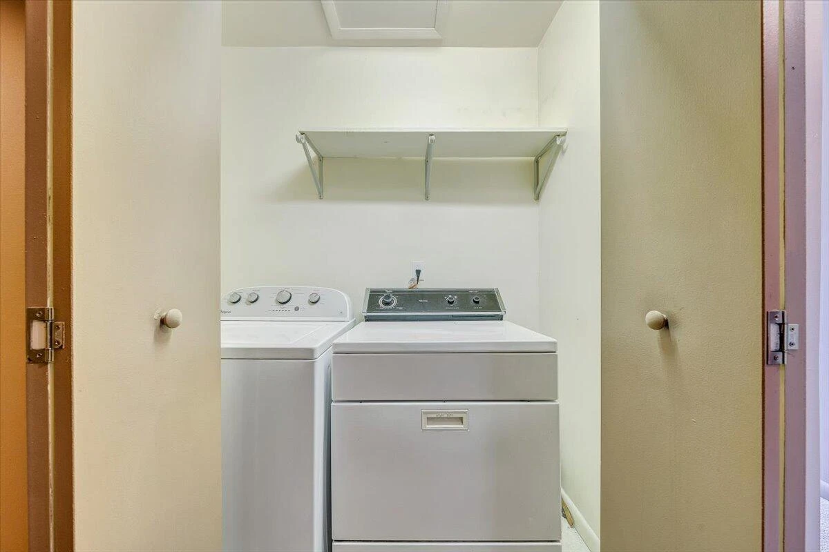 607 Loudon AVE NW - Photo 21