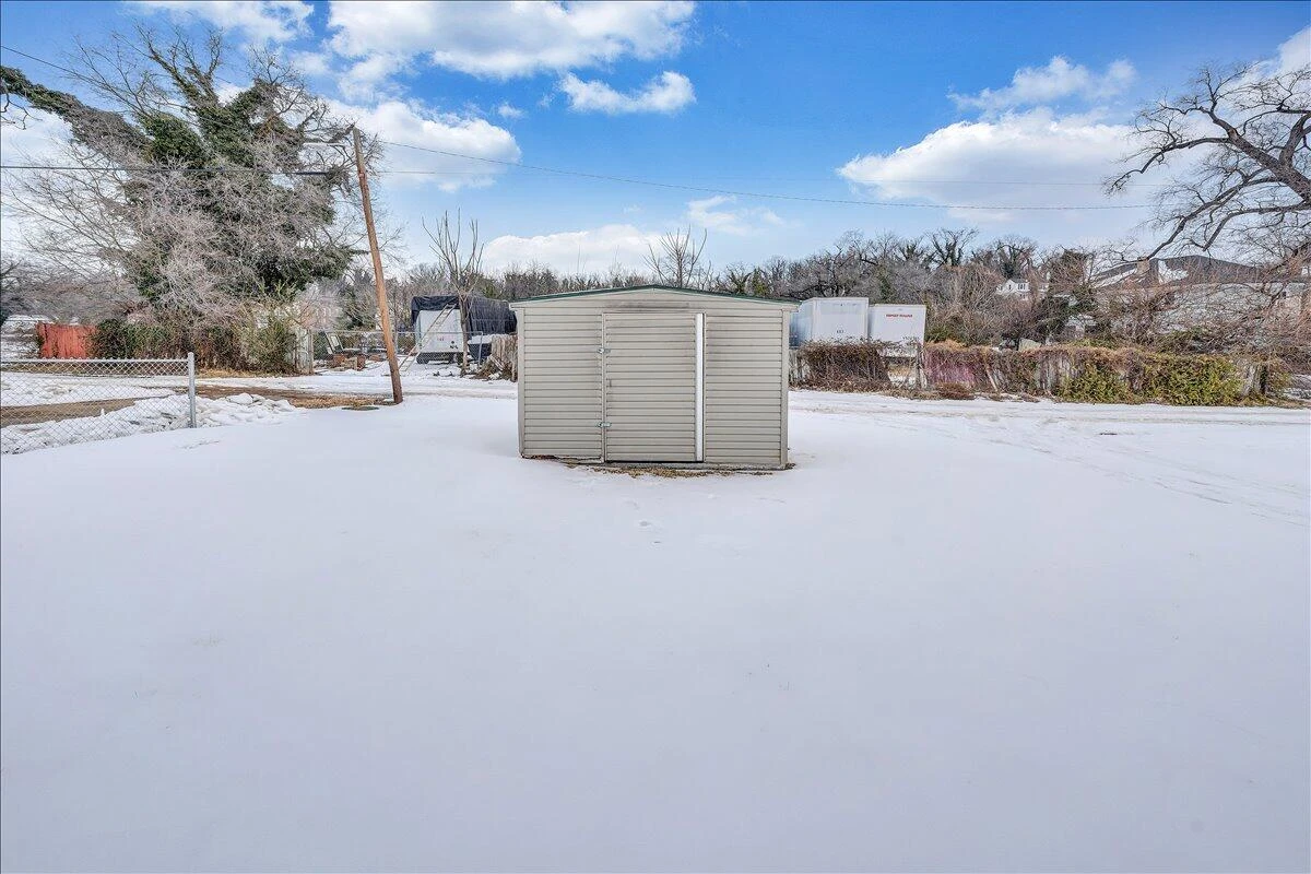 607 Loudon AVE NW - Photo 33