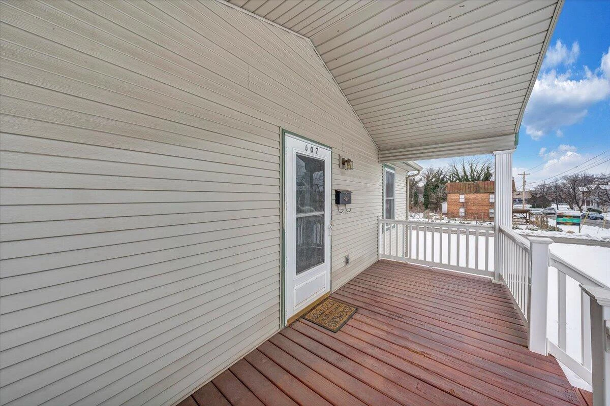 607 Loudon AVE NW - Photo 4
