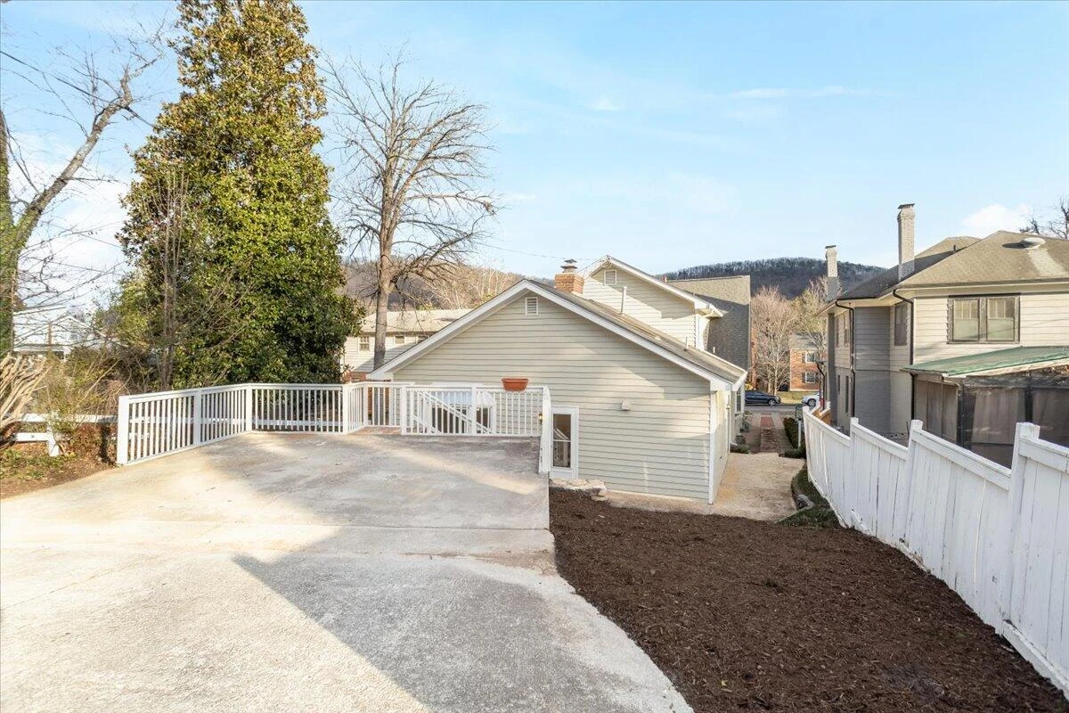 2509 Rosalind AVE SW - Photo 44