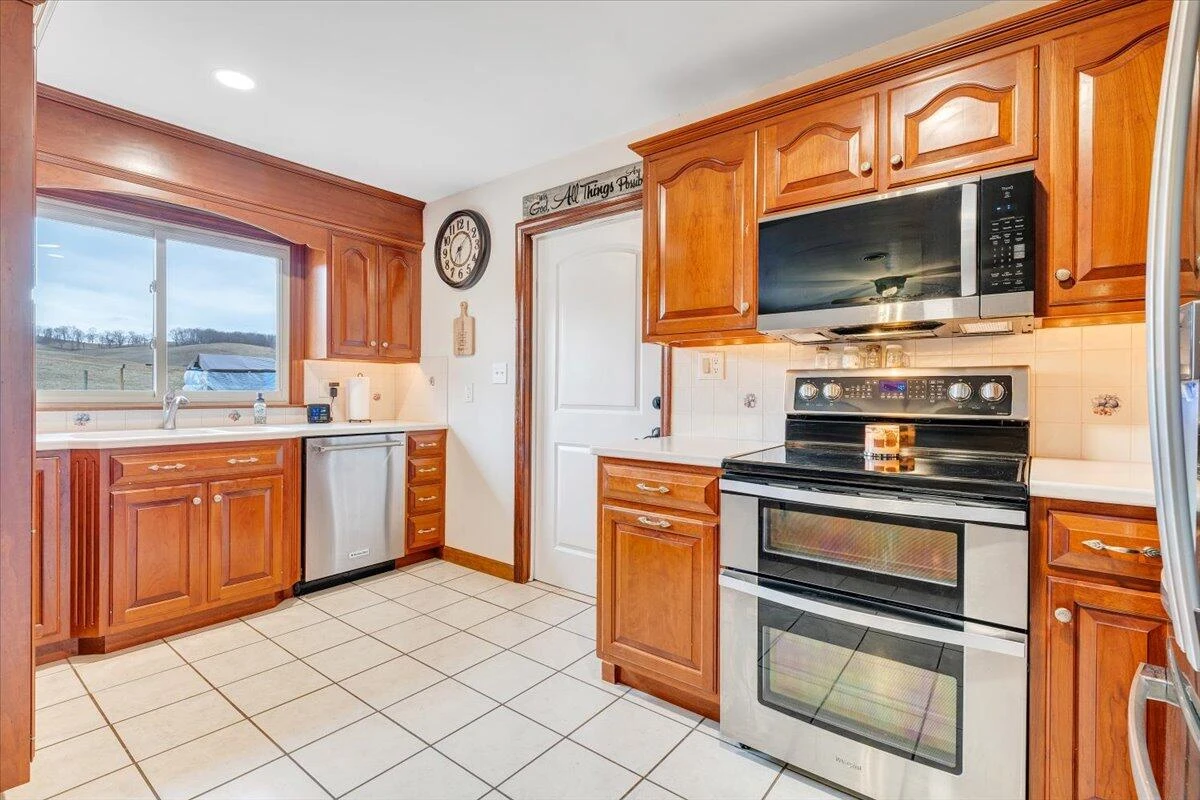 1167 Saint Peters RD - Photo 10