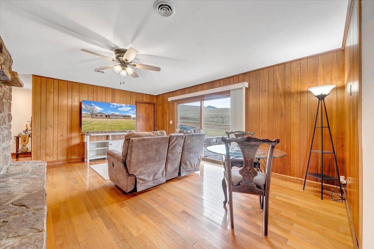 1167 Saint Peters RD - Photo 14