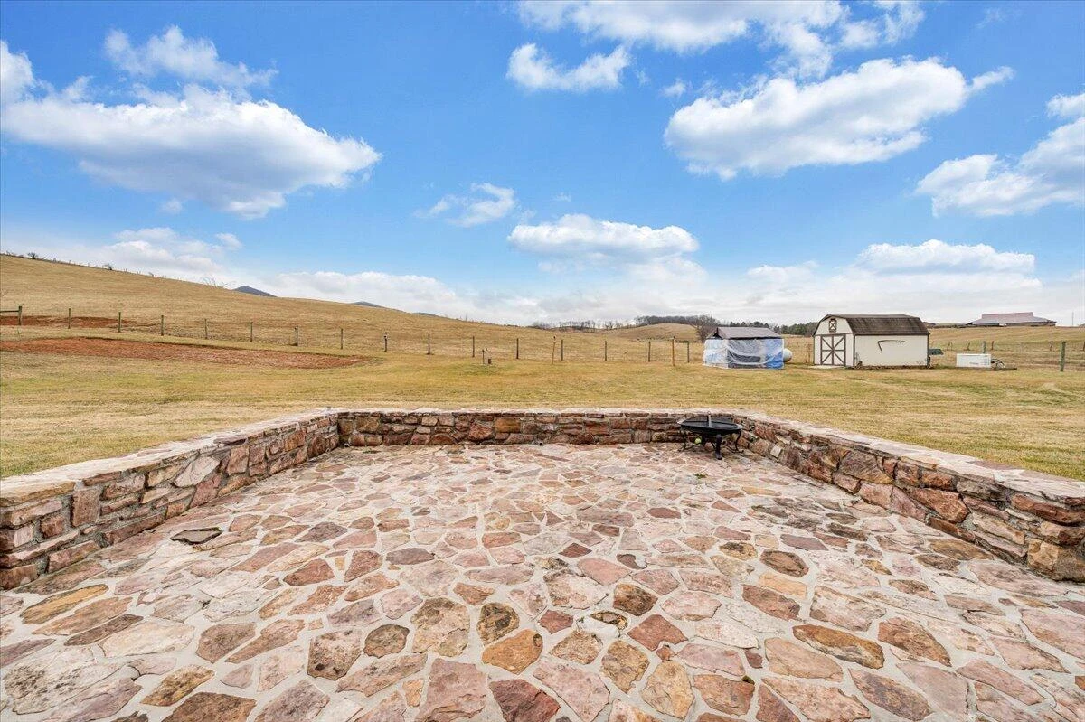 1167 Saint Peters RD - Photo 34