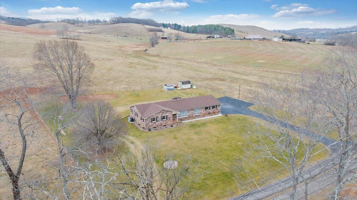 1167 Saint Peters RD - Photo 37